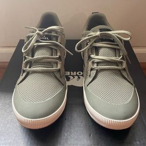 LIKE NEW: Sz 11, Sorel Women’s Out-N-About Low III. Stone Green & Sea Salt;